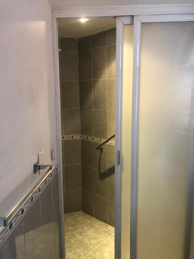 Amplia Habitación tipo Ejecutiva con baño y acceso privados Toluca Exterior foto